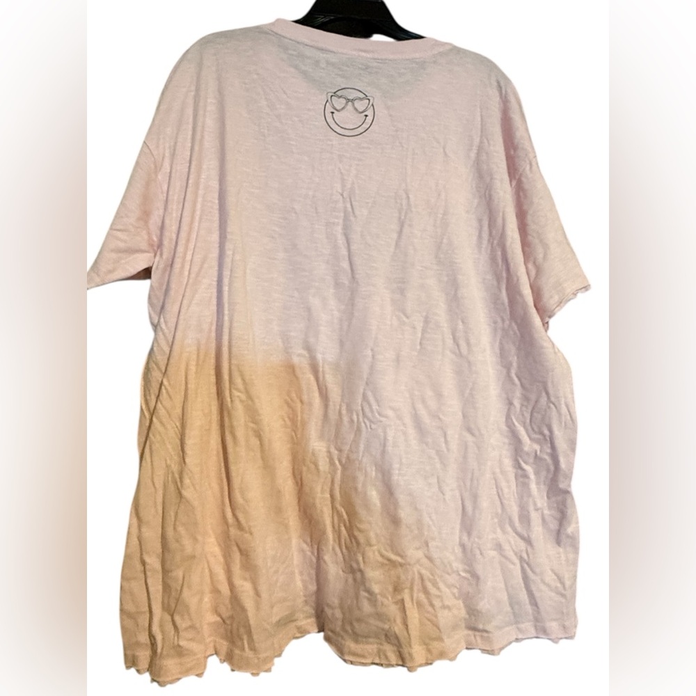 Simply Southern Somebody’s Loud Mama Smiley Face Short Sleeve Boxy Tee - Picture 3 of 6